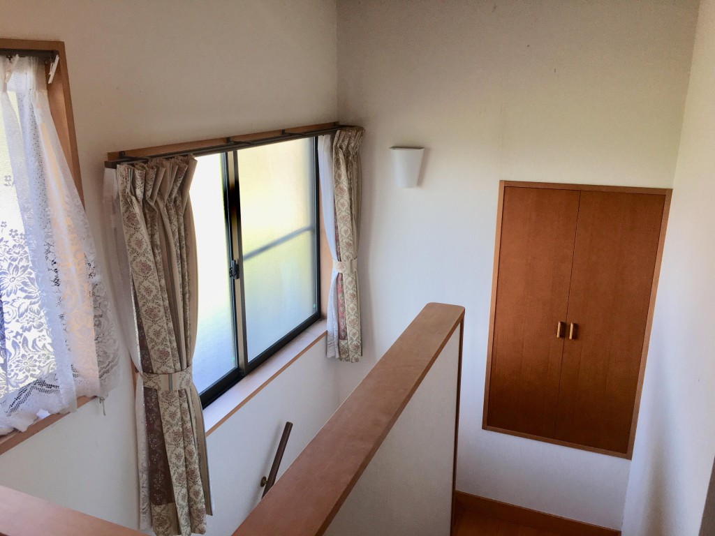 ２階　階段・廊下